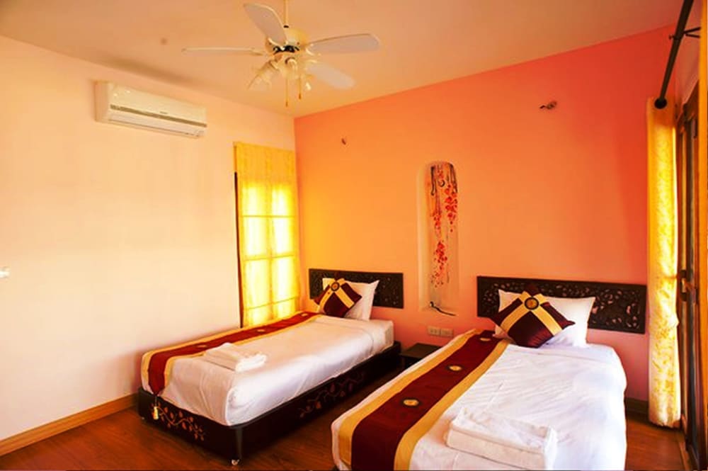SUPERIOR, TWIN BEDS