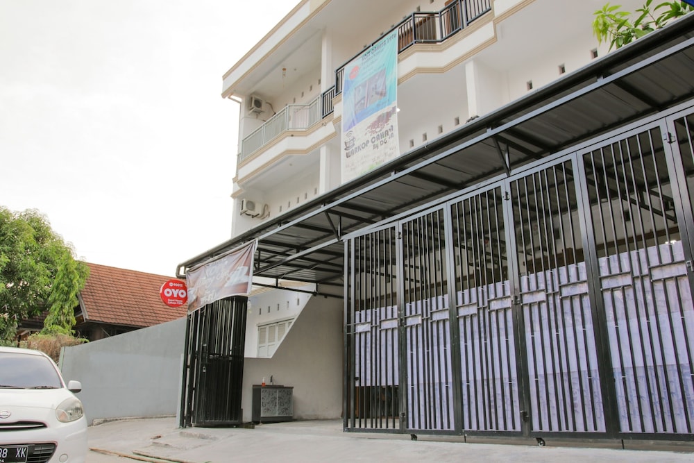 Hotel O Pa Baeng Baeng Near Rumah Sakit Faisal Formerly Guest House Cahaya 7296 in MAKASSAR