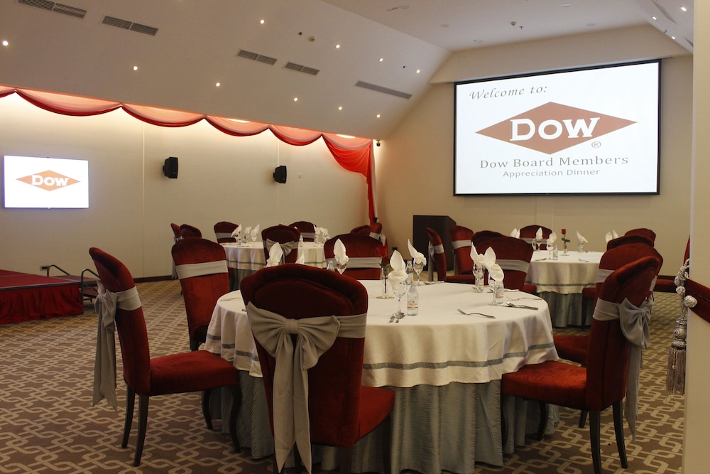 فندق قرية الريم(Al Reem Village Hotel) 40/51