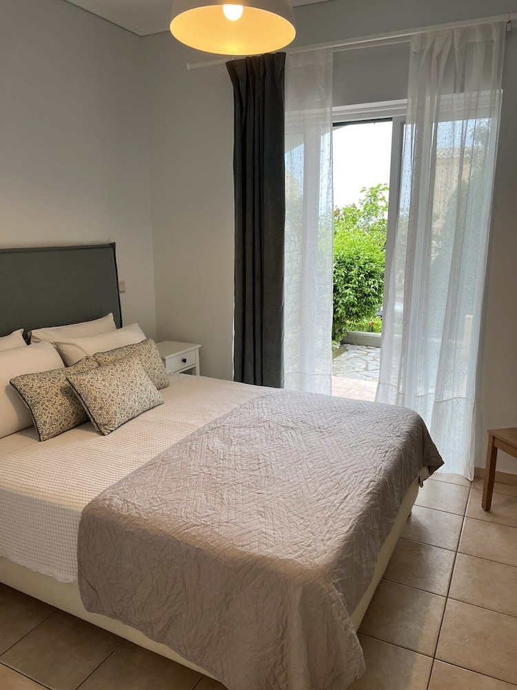 Barbati Bay Apartments 21/66