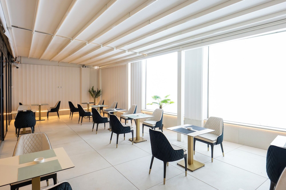 Hotel Le Blanc Cotroceni 61/71