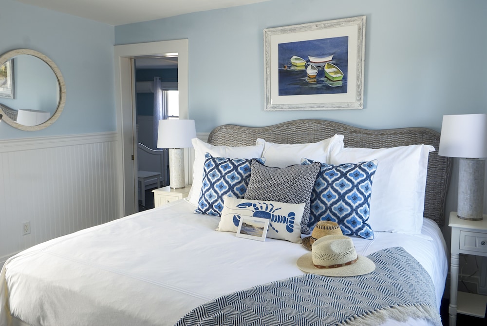 Carriage House, 4 Beds, King Bed