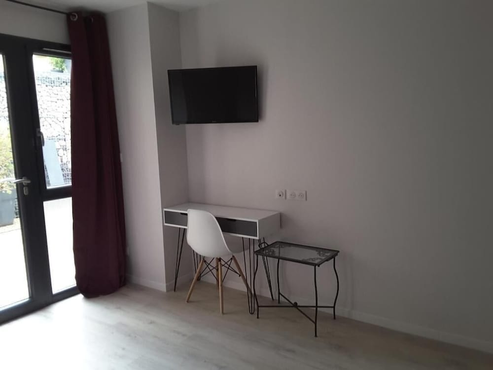 Villa vi Lyon Est Chambres d Hotes 22/35