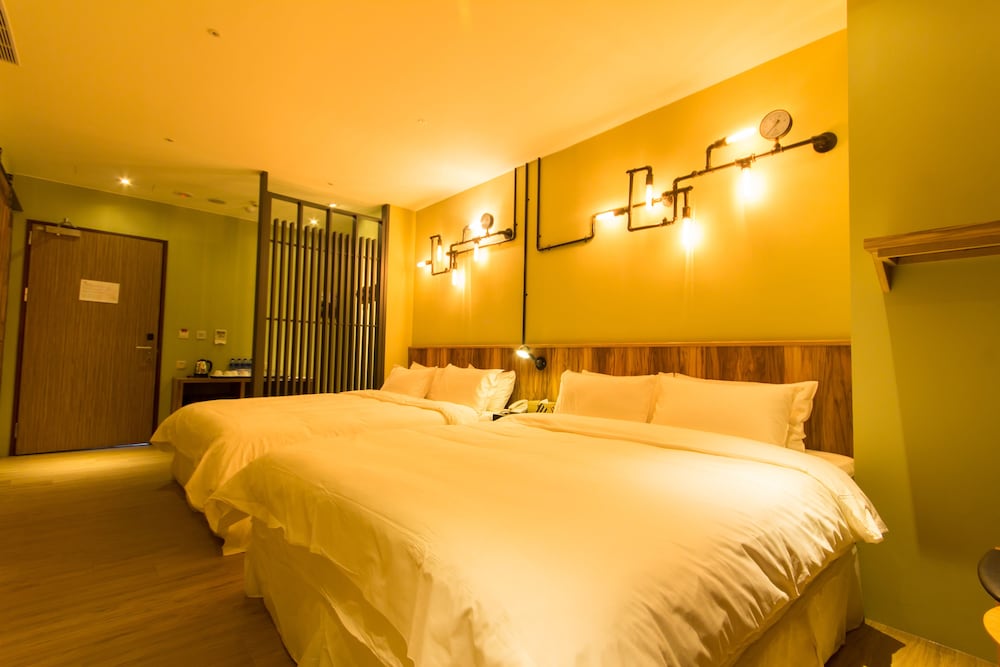No.9 Hotel 16/76