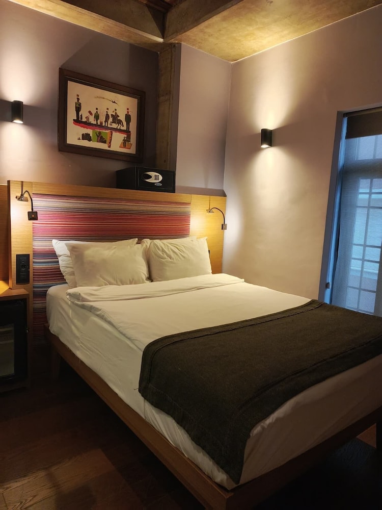 1 BEDROOM, ECONOMY