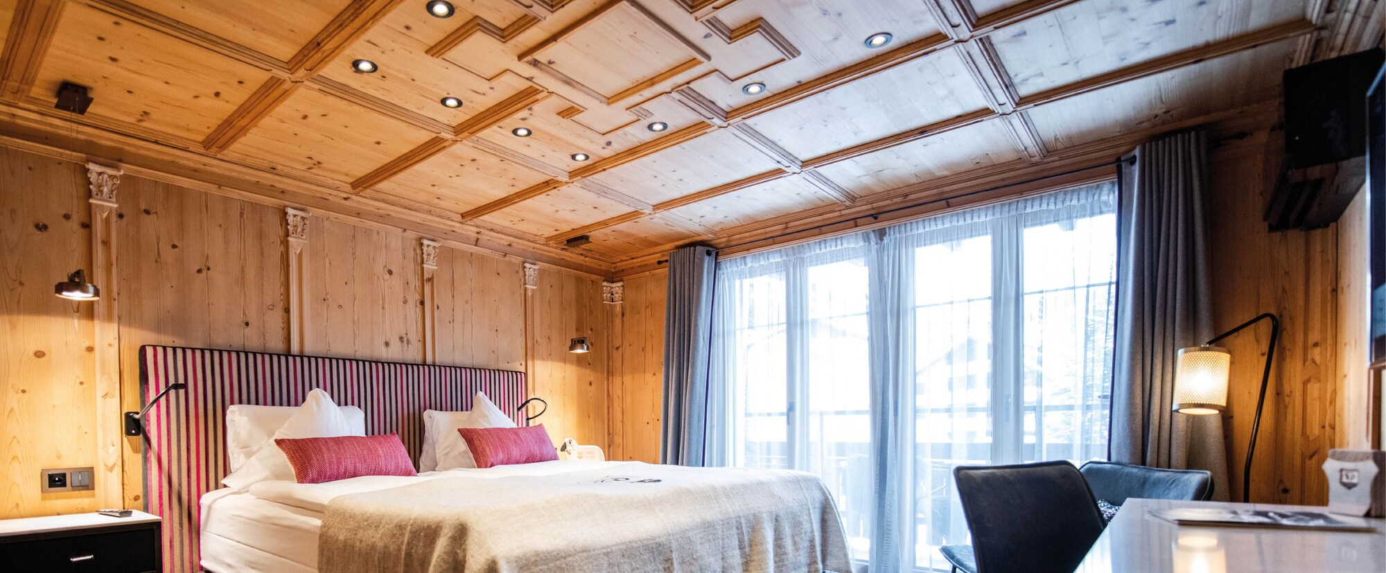 MATTERHORN, DOUBLE BED