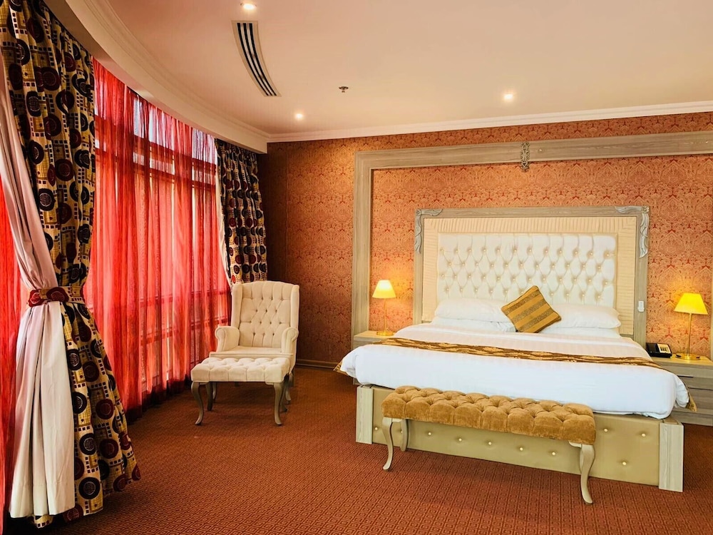 SAPPHIRE PLAZA HOTEL 26/79