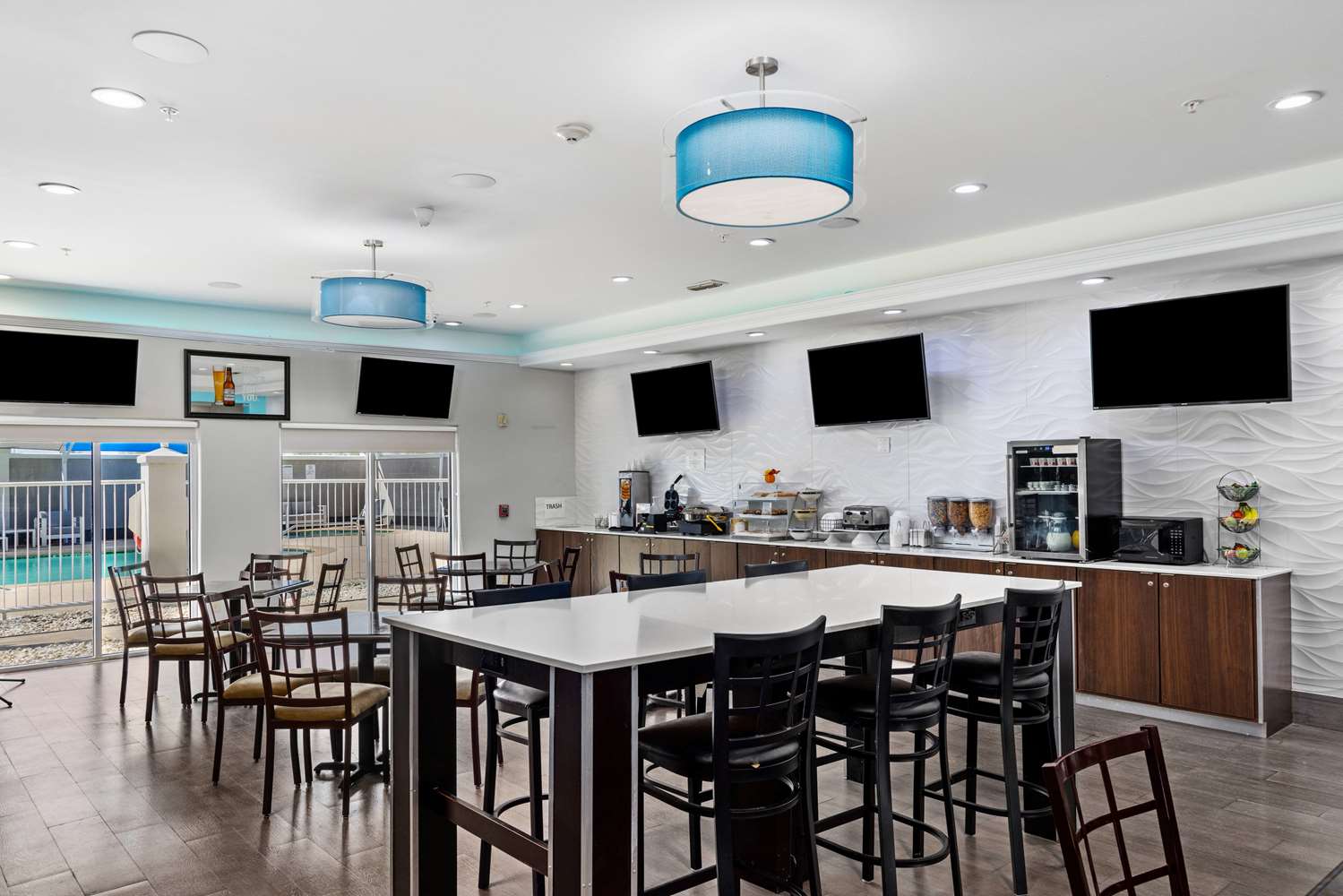 La Quinta Inn Suites Raymondville 25/29