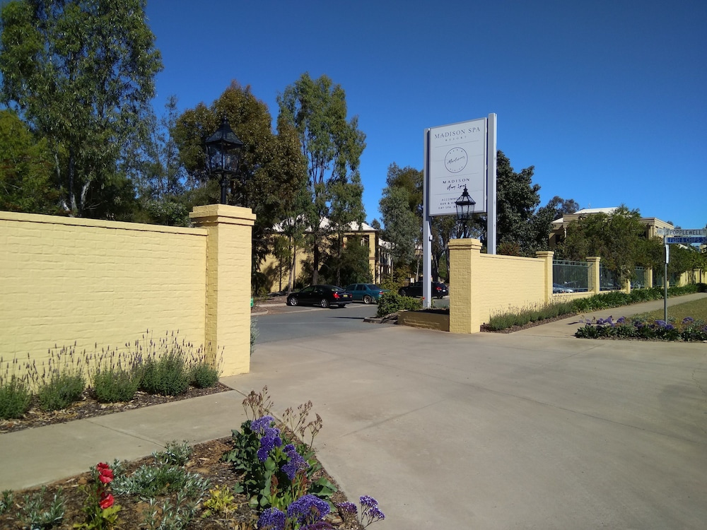 Madison Spa Resort 27/35