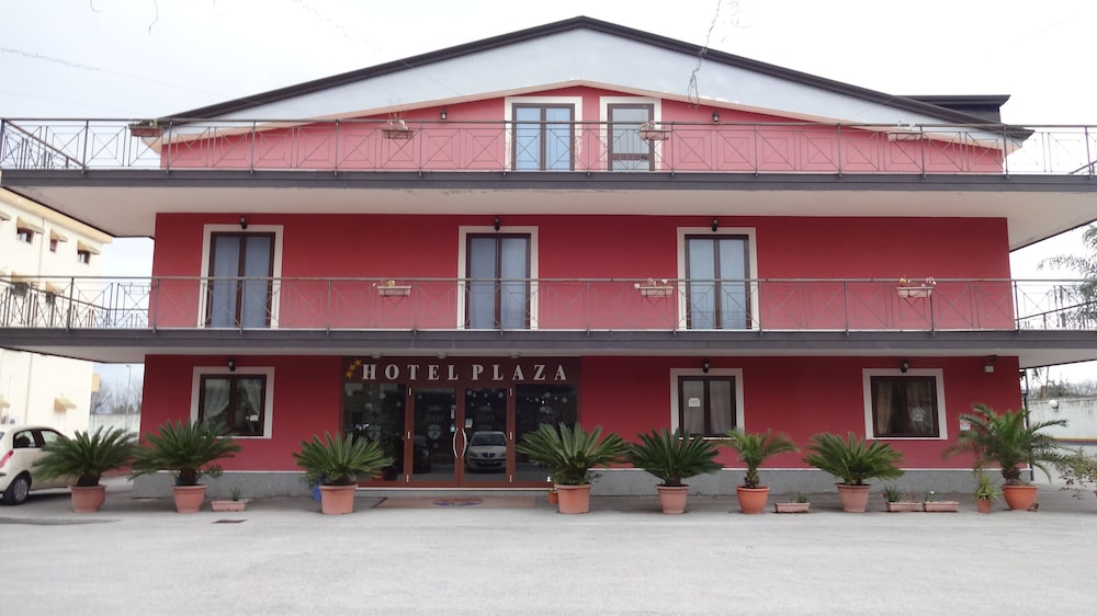 Hotel Plaza 1/50