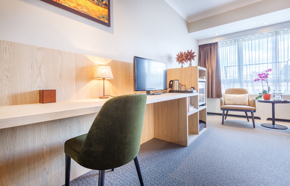 Hotel Carlton 4/53