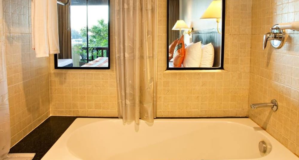 C N Resort And Spa 43/44