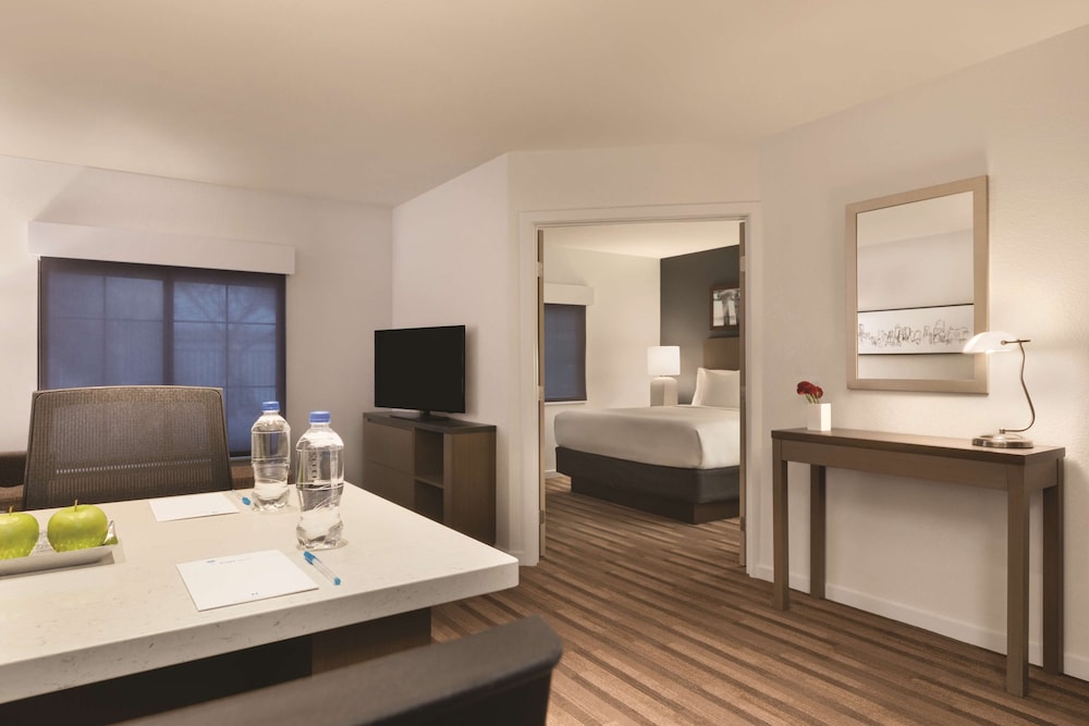Hyatt House Boston/Burlington 18/72