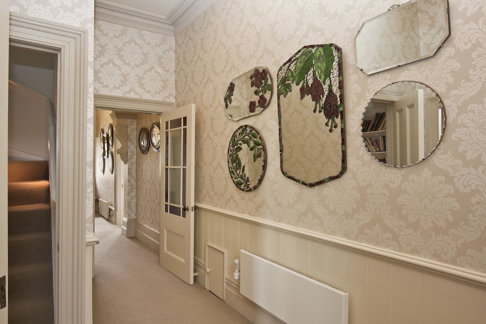 The Lilac Rose Boutique Bed and Breakfast 27/48