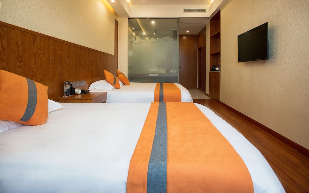 Shanghai Linyin Holiday Hotel 15/71