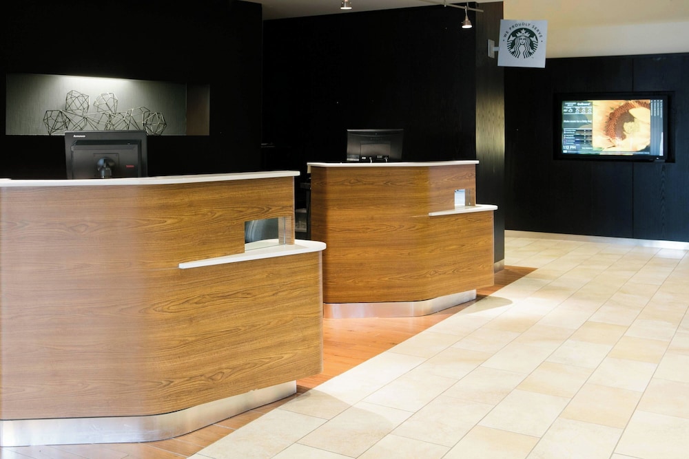 Lobby at Courtyard Marriott Aksarben Village, OMAHA - NE