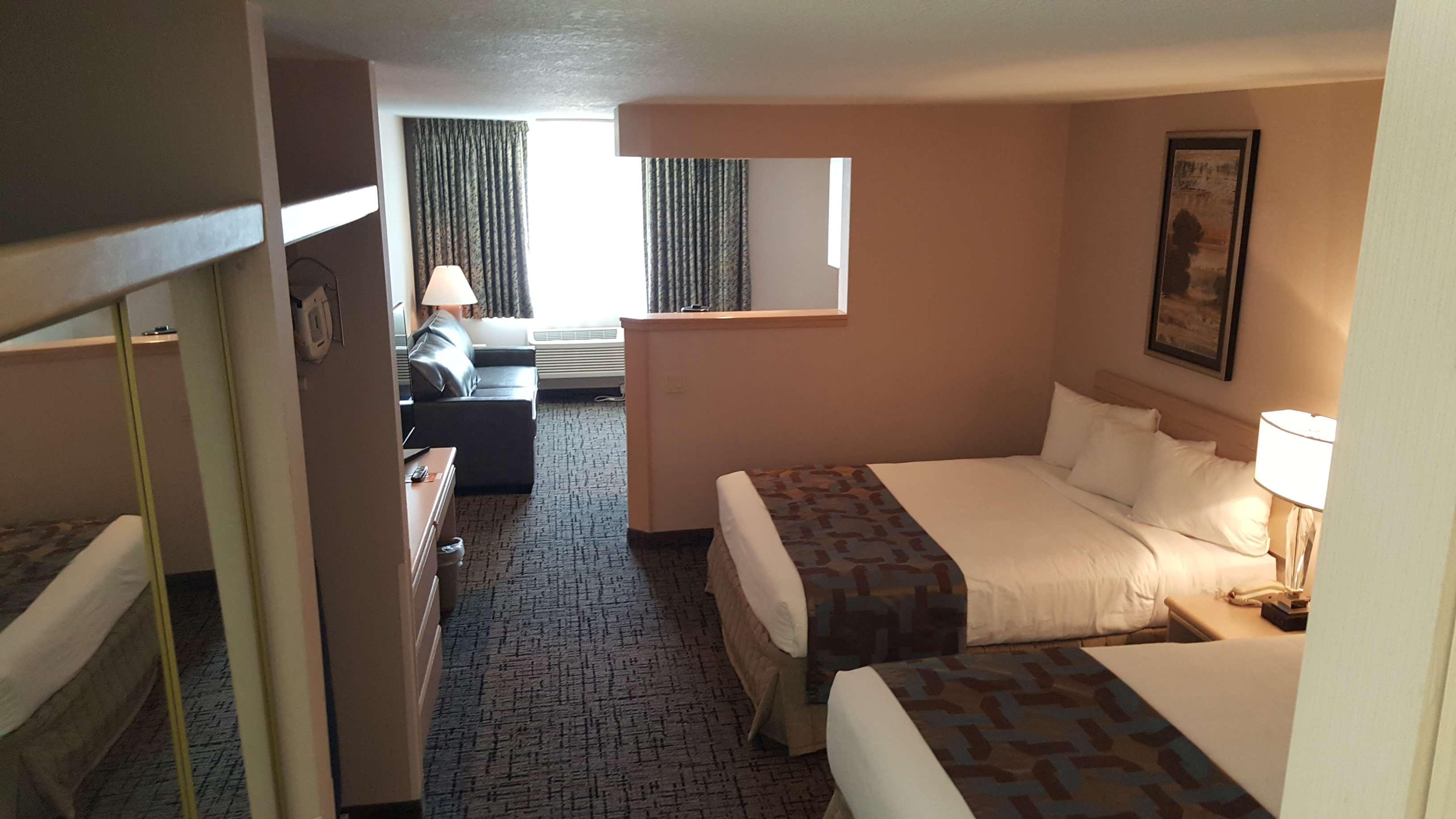 Suite, 2 Queen Beds