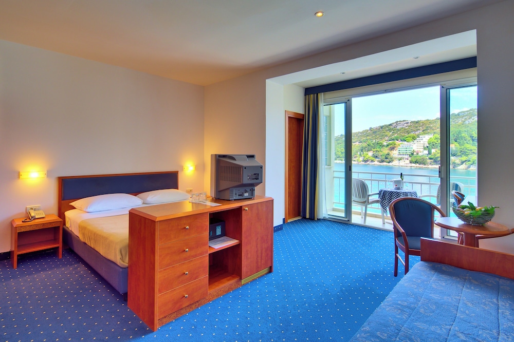 Hotel Vis 10/61