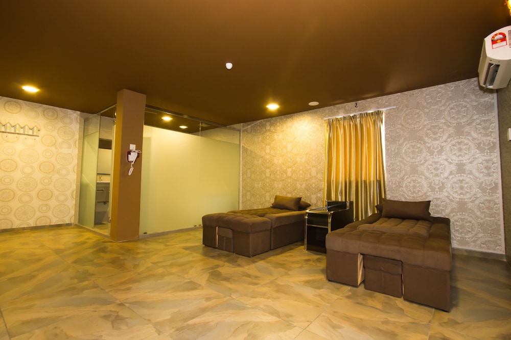 888 Boutique Hotel 45/60
