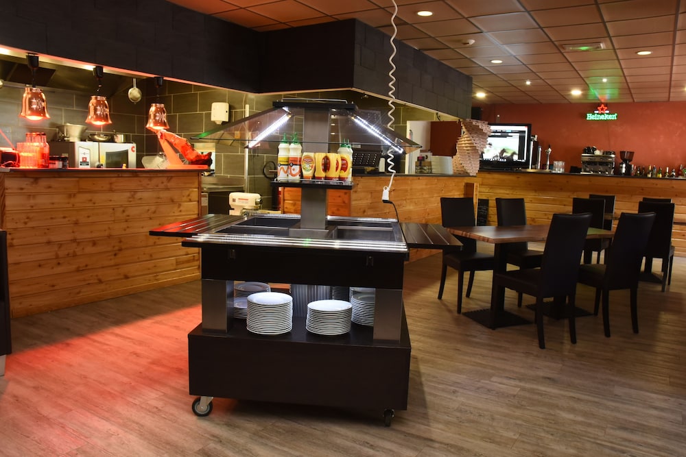 restaurant cafeteria