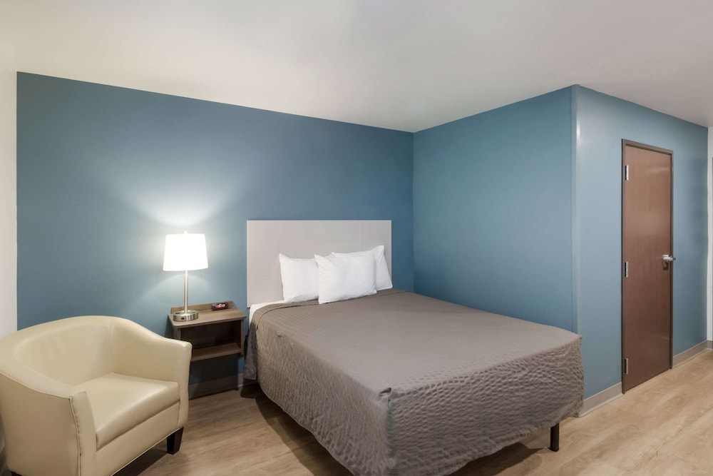 WoodSpring Suites Mesa Chandler 4/16