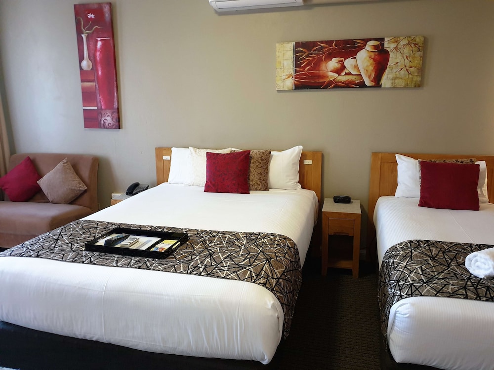 Best Western Endeavour Motel 12/40