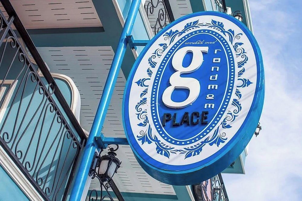 Grandmom Place 2/47