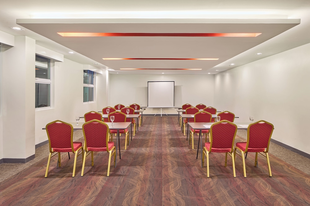 Go Hotels Bacolod 50/58