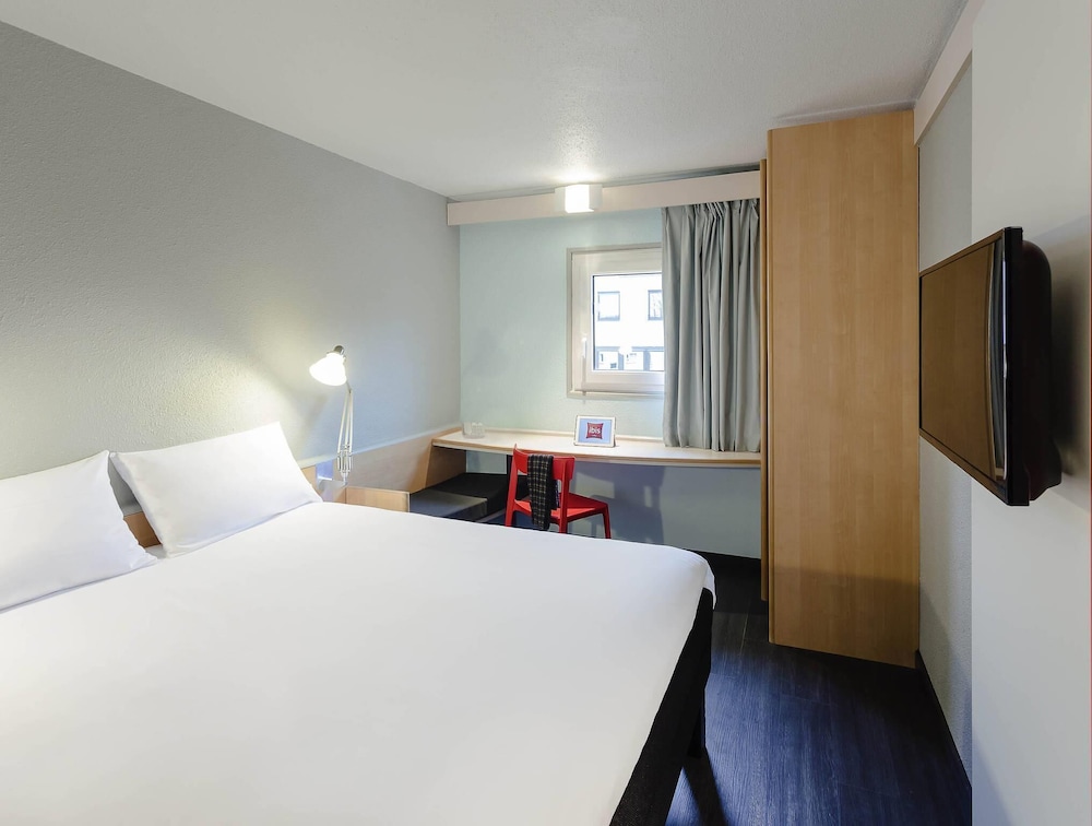 Ibis Bourges 22/70