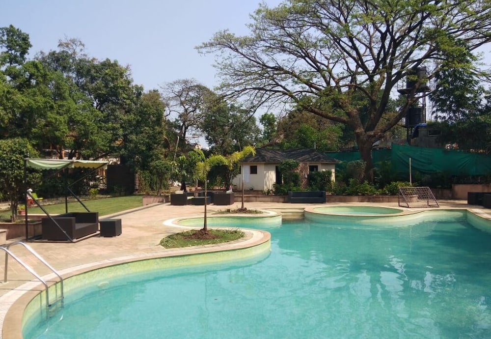 Citrus Hotels Lonavala 37/47