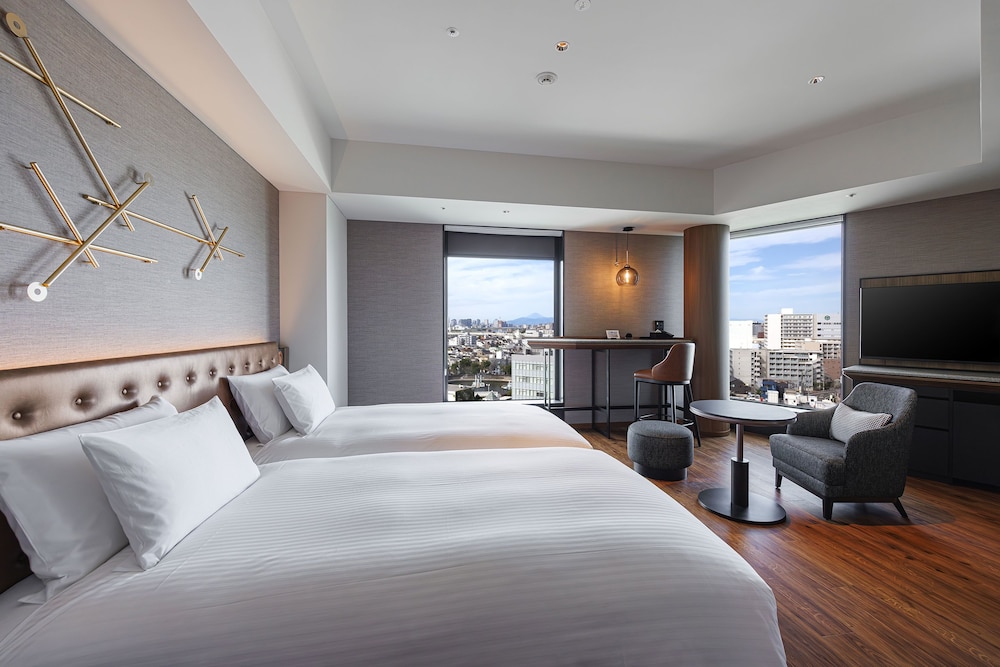 DELUXE, TWIN BEDS, WITH EXTRA BED, RIVER VIEW