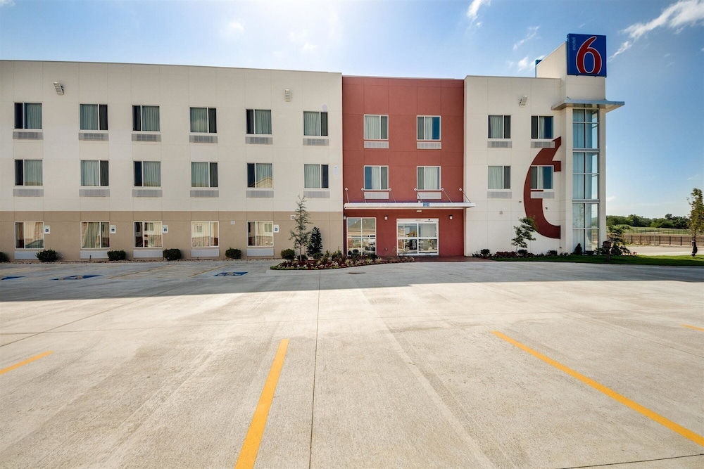 Motel6 Tulsa, OK 47/59