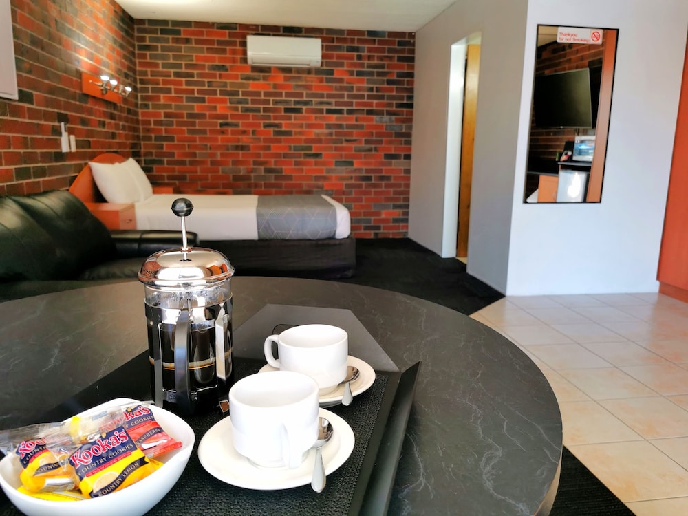 Townhouse Motor Inn Horsham 9/20