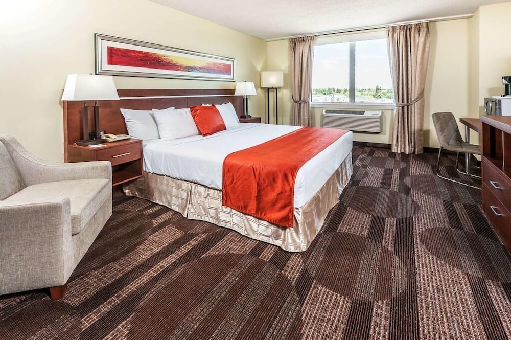 Howard Johnson Hotel Edmonton AB 8/30