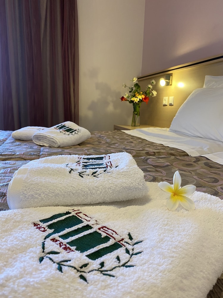 Irini Hotel 6/63