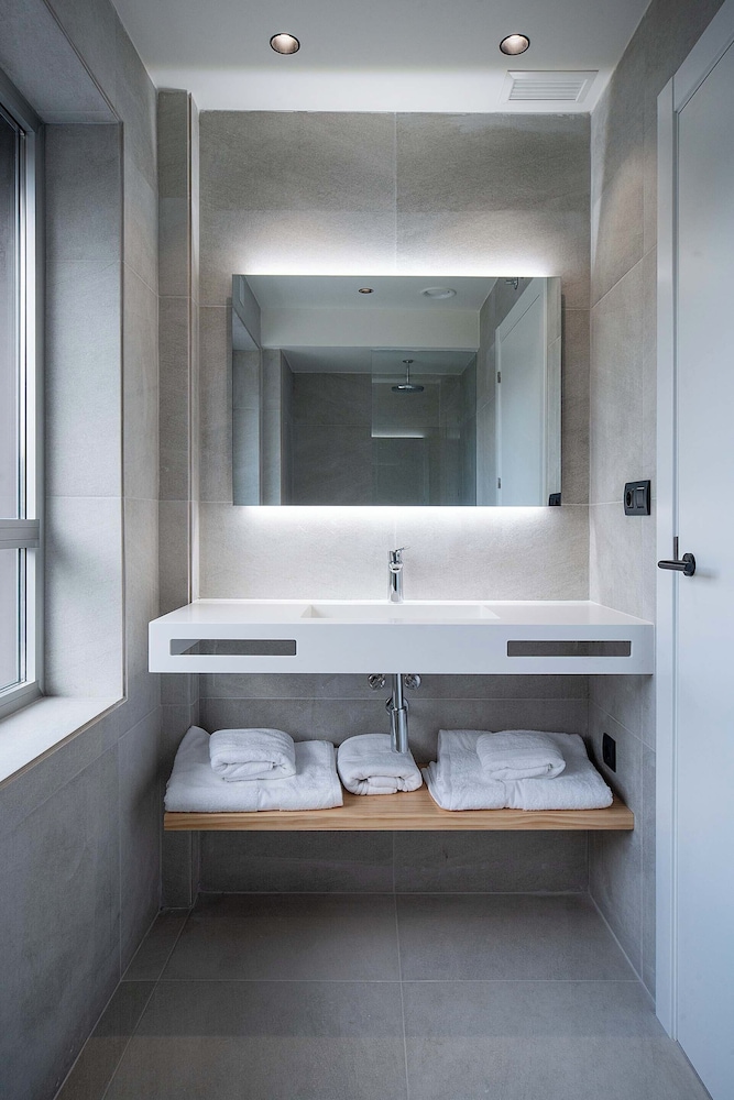 Hotel Distrito Oeste 50/50