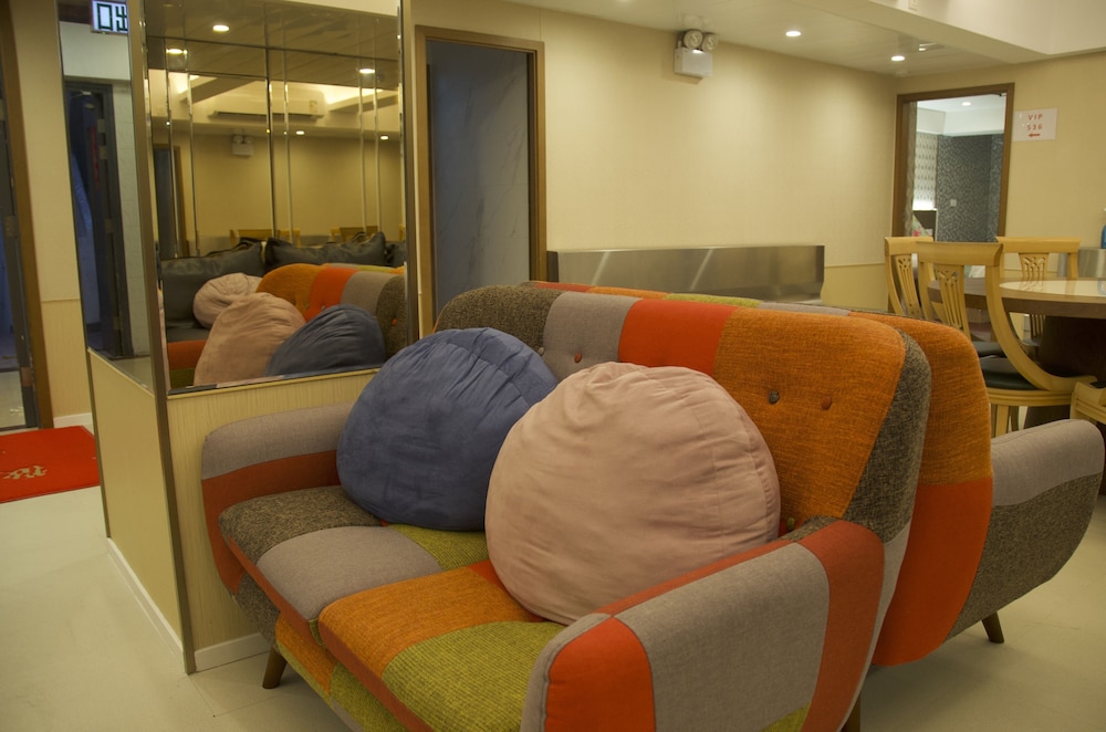 Whole Sunshine International Hotel 34/42