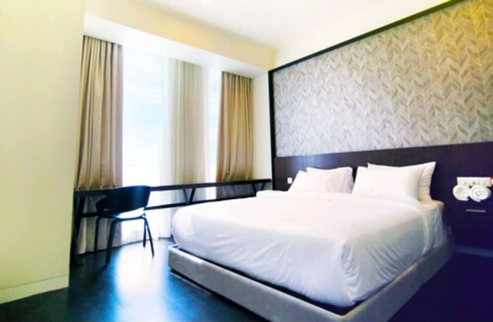 Tropicana The Residences KLCC by Luxury Suites 11/35