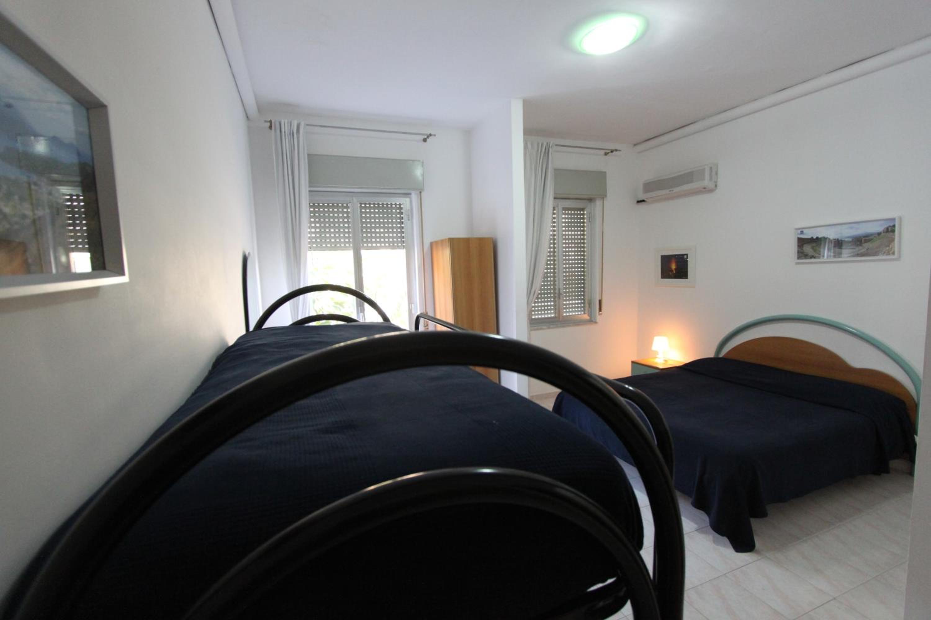 Room, Quadruple