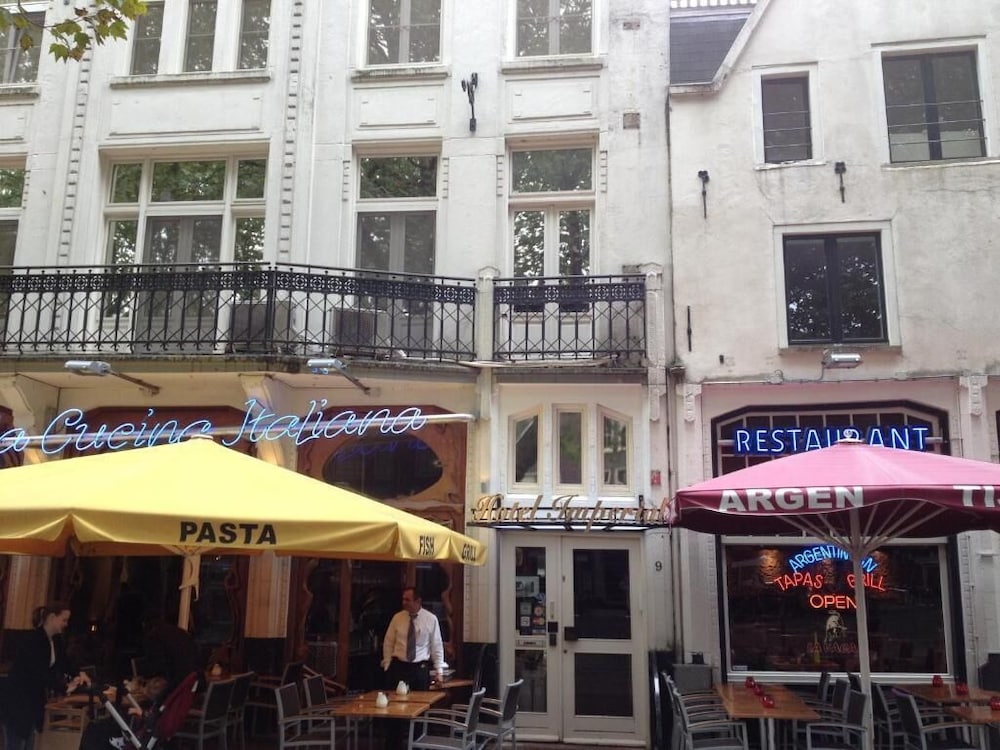 Imperial Hotel Rembrandtplein 1/33