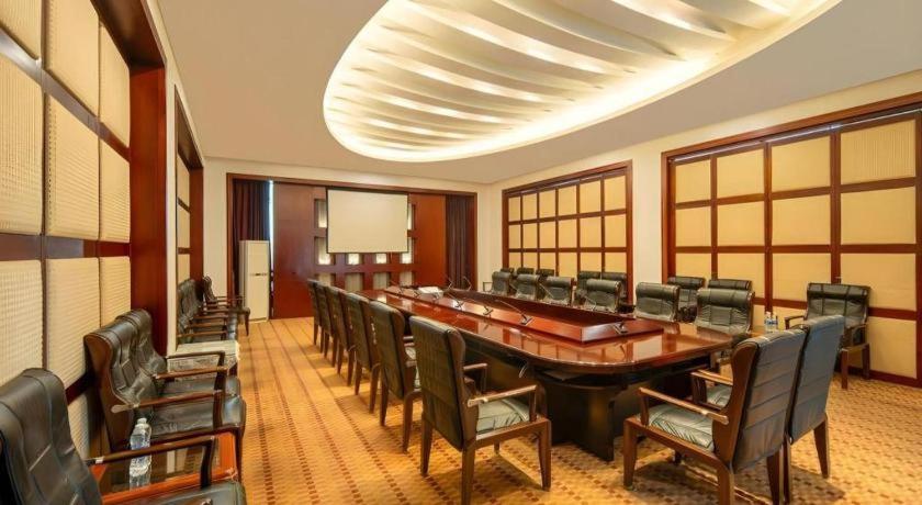 Zhangjiagang Guomao Hotel 30/42