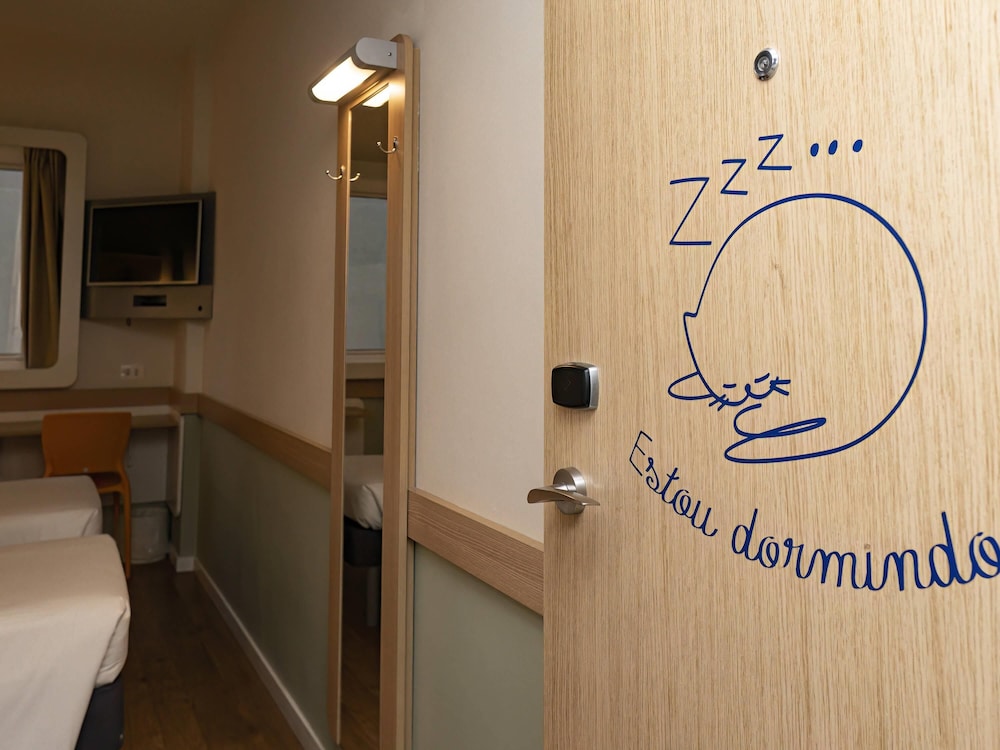 Ibis Budget Curitiba Aeroporto 8/65