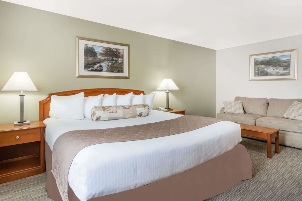 Ramada By Wyndham Ely 10/31