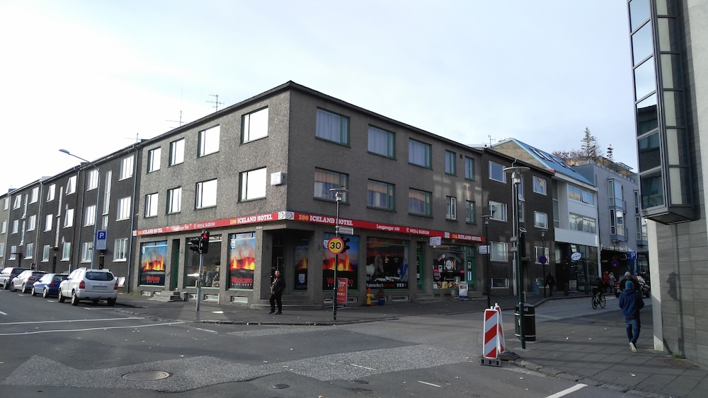 100 Iceland Hotel 18/23
