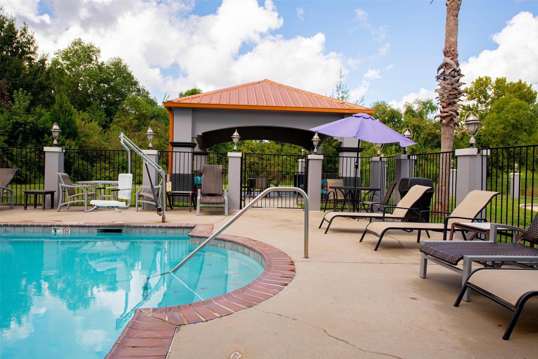 Comfort Suites Oil Center 58/60