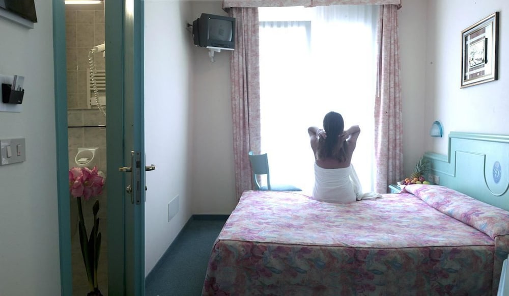 Salus Smart & Chic Hotel 23/34