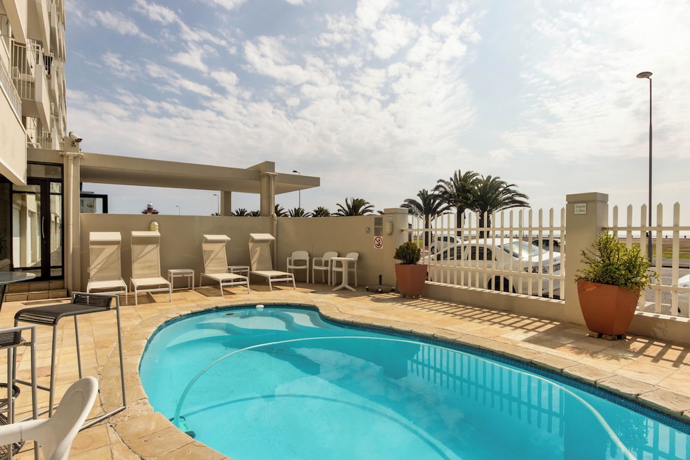 Mouille Point Village 28/50