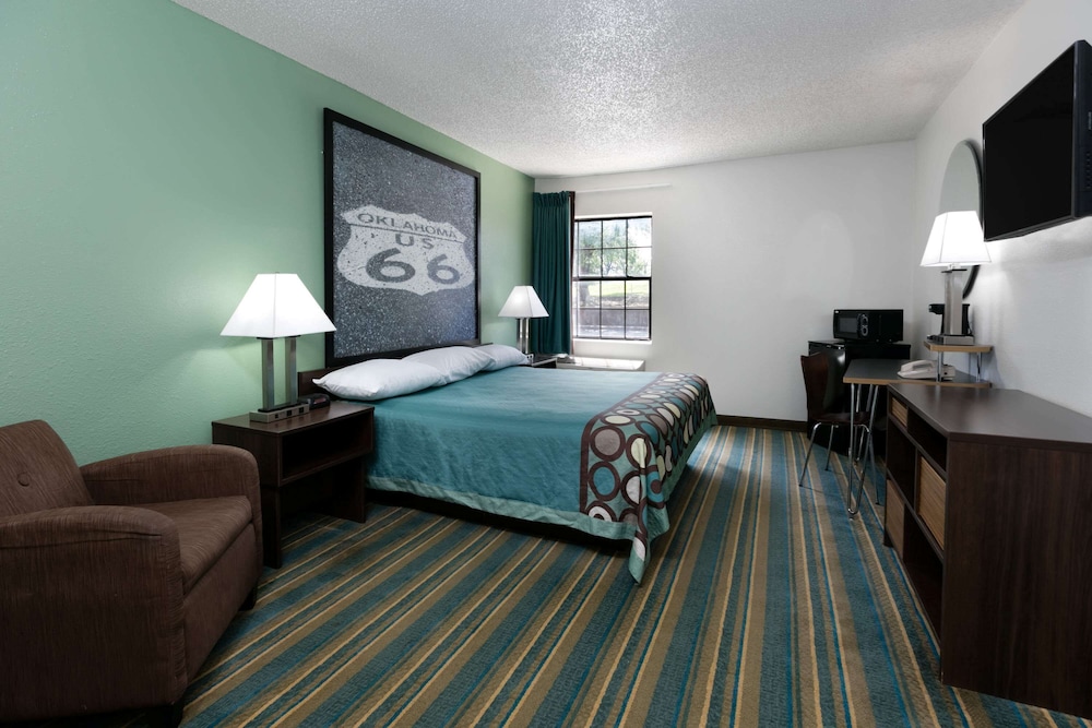 Super 8 by Wyndham Sapulpa Tulsa Area 12/30