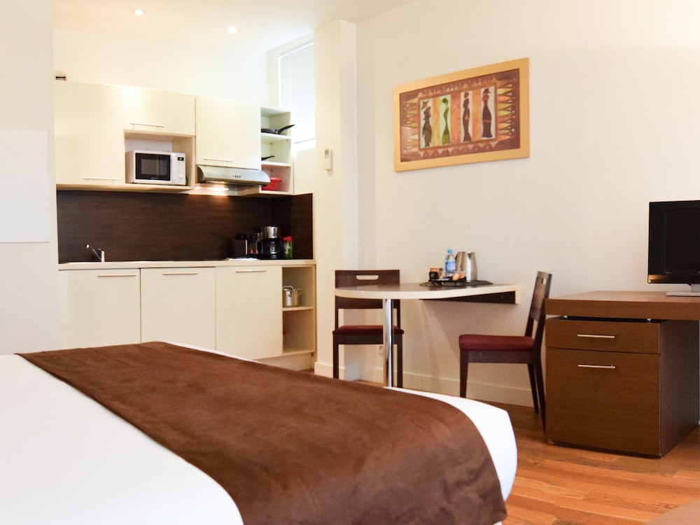 RESIDHOTEL IMPERIAL RENNEQUIN 26/29