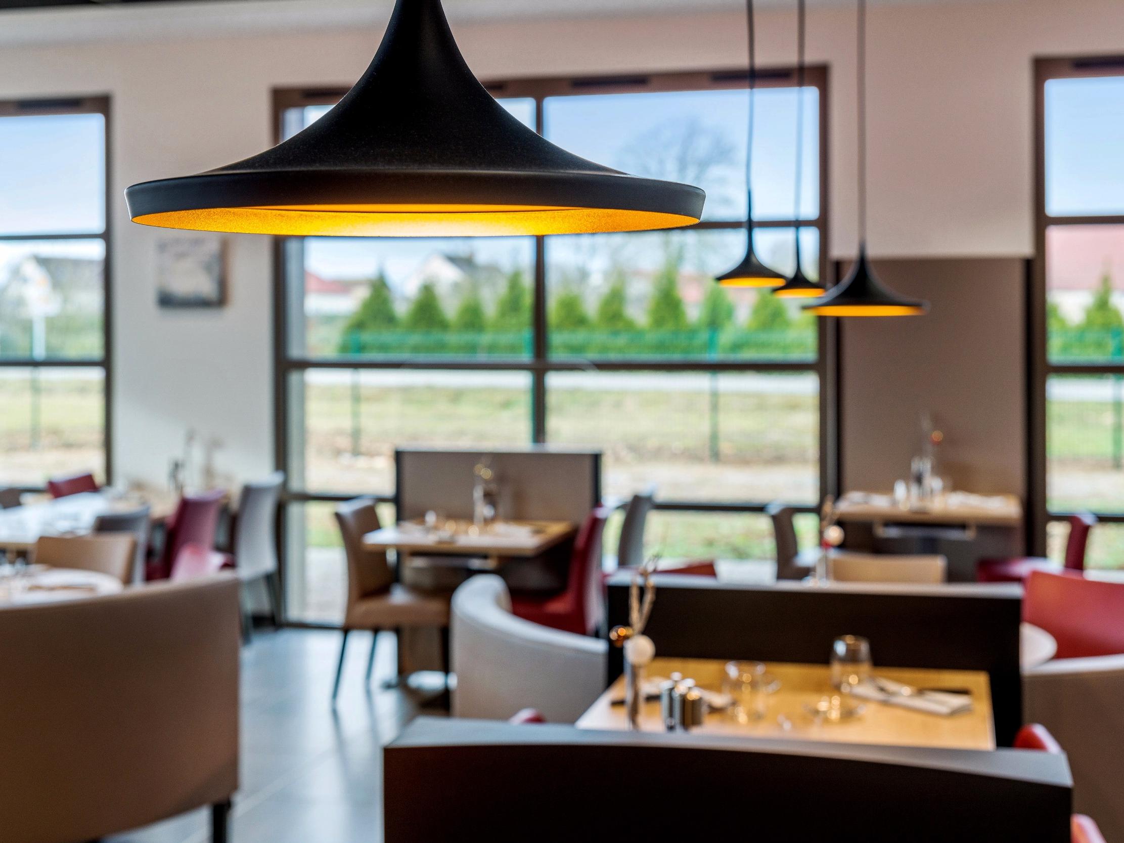 restaurant cafeteria